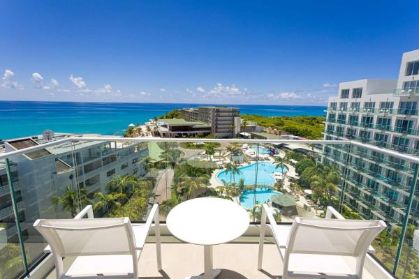 Sonesta Maho Beach Resort & Casino - Signature Ocean View Room